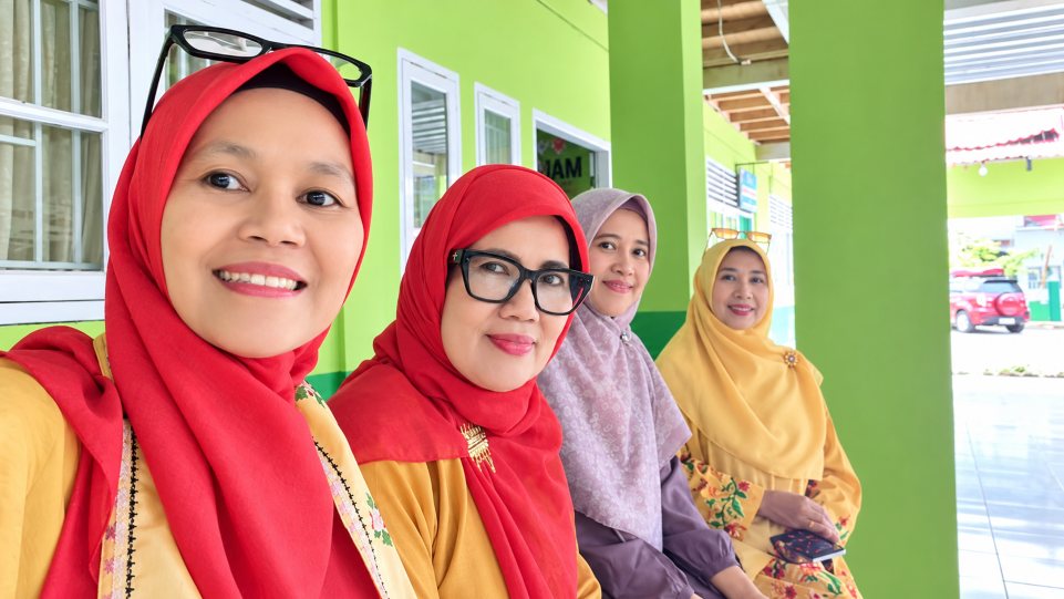 Tak sekadar berbagi sembako, HWK Sumbar tanamkan warisan adat Minangkabau kepada Anak Panti Asuhan Al-Falah. (Dok. Istimewa)